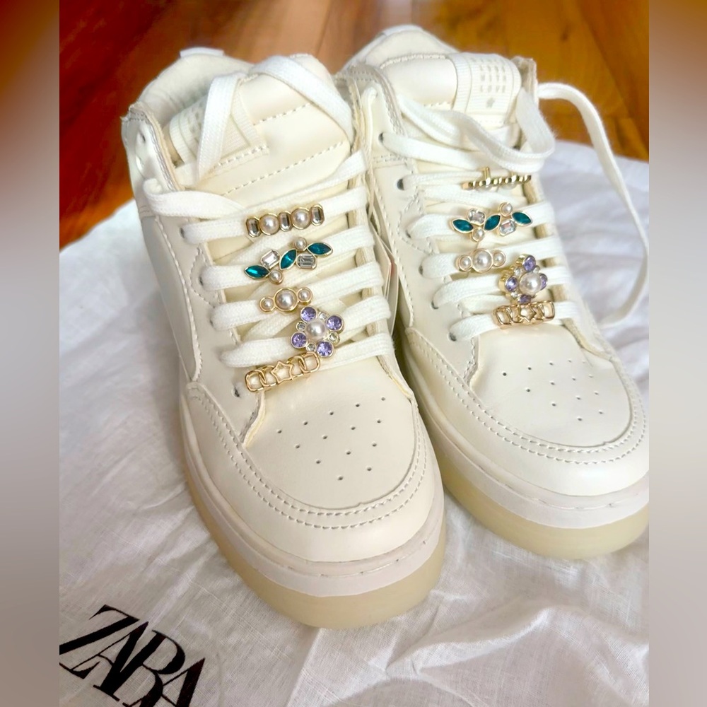 Zara kids bejeweled sneakers with memory effect insole size 33/2 NWT